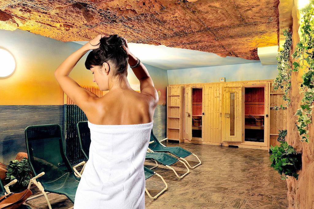 Kurhaus Am Burgsee Hotel Bad Salzungen Buitenkant foto